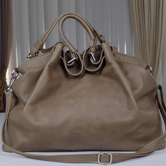 Vera Pelle Leather Handbag. - Picture 6 of 16